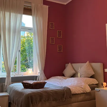 Δωμάτια σε οικογενειακή κατοικία A Different